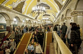 Стихи в московском метро