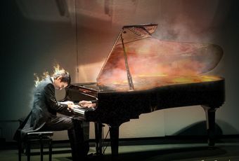 Тапёр стихи