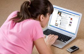 В сети стих