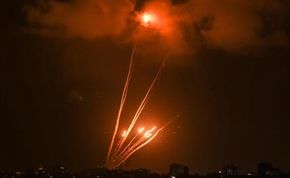 Летит ракета стихи