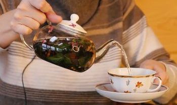 За чашкой чая стихи