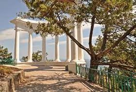 Наступил апрель стихи