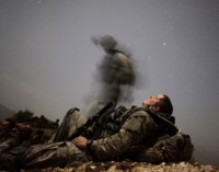 Стих между нами